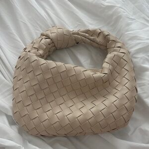 Elegant Beige Woven Women's Bag